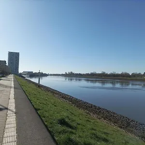 Hollaendisches Kajuetboot Nixe Bremen